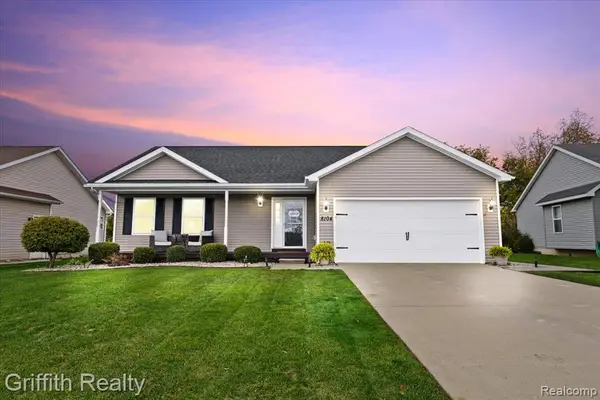 8104 Eagle Ridge, Fowlerville, MI 