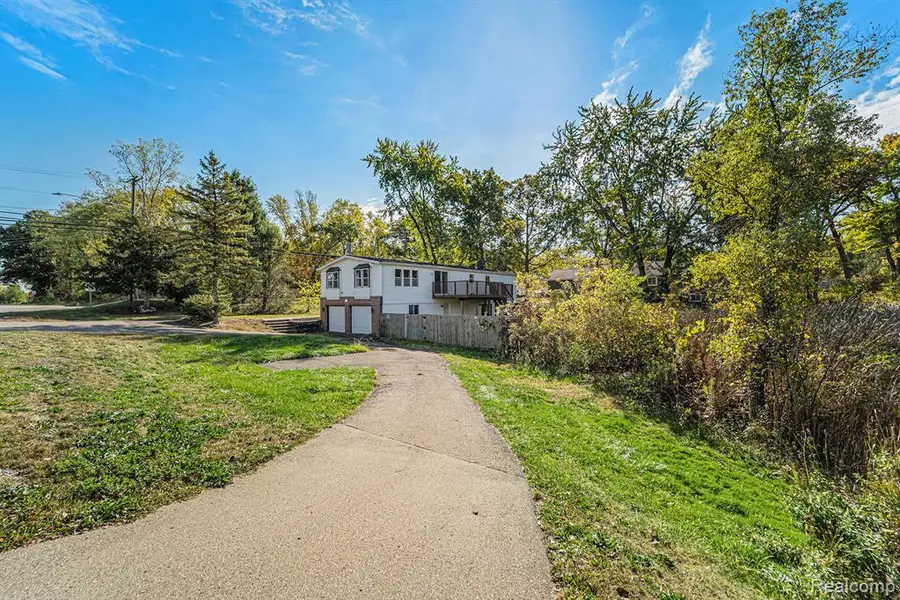 6197 Carroll Lake, Commerce Township, MI  - Image #3