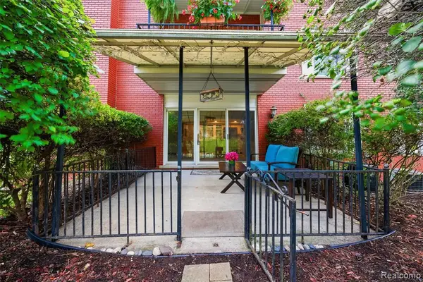 19710 13 Mile #107, Beverly Hills, MI 