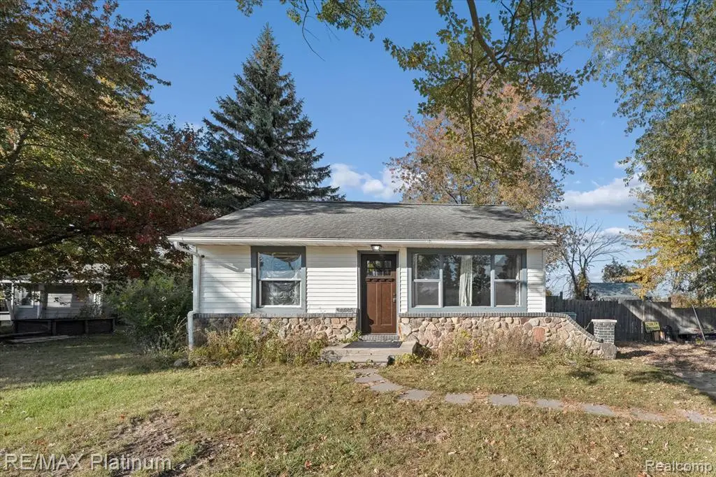 53970 10 Mile, South Lyon, MI  - #1