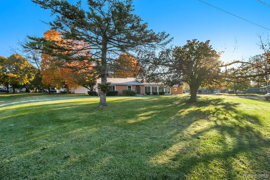 4475 Thornapple, Burton, MI  - Image #3