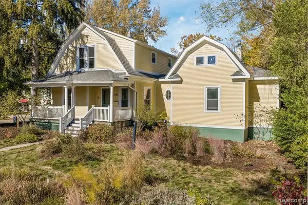 338 W Harrison, Royal Oak, MI 