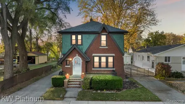 21067 Albany, Warren, MI 