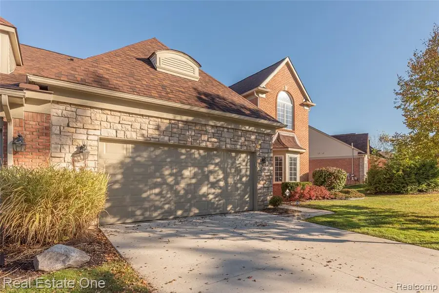 26610 Valhalla, Farmington Hills, MI  - Image #2