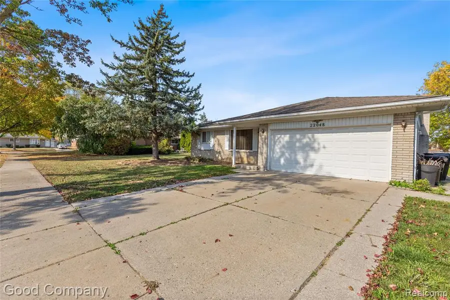 22048 Hampton, Woodhaven, MI  - Image #2