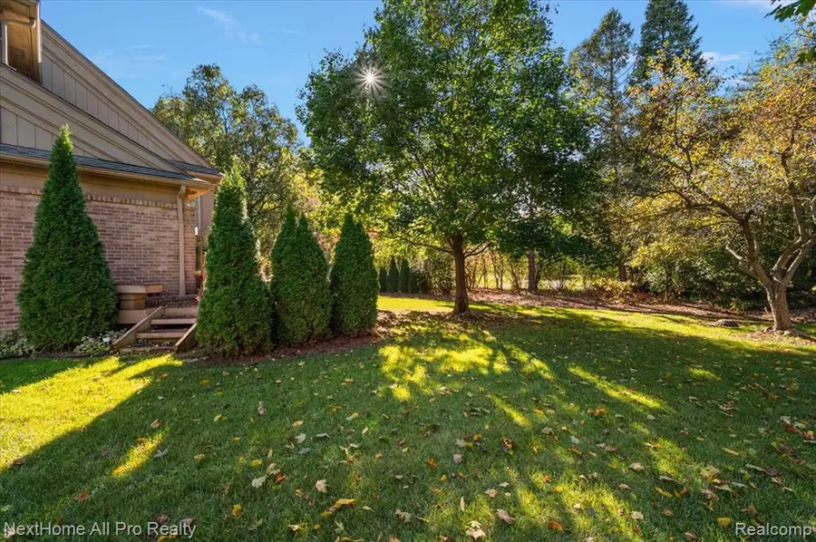 13277 Hidden Creek, Plymouth, MI  - Image #3