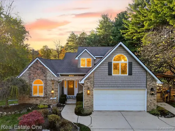 693 Knibbe, Lake Orion, MI 