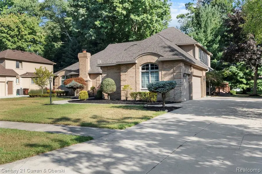 9039 Oakridge Trail, Shelby Charter Township, MI  - Image #3