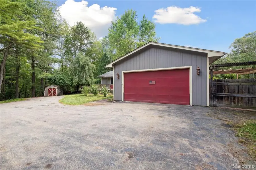 4851 Fox Chapel, Dryden, MI  - Image #2