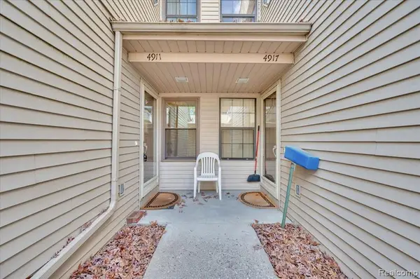 4911 Oak Hill, Waterford, MI 