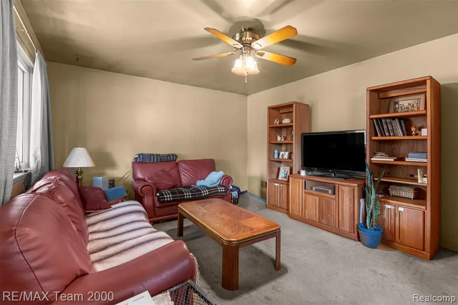 5622 Campbell, Dearborn Heights, MI 48125 - #3