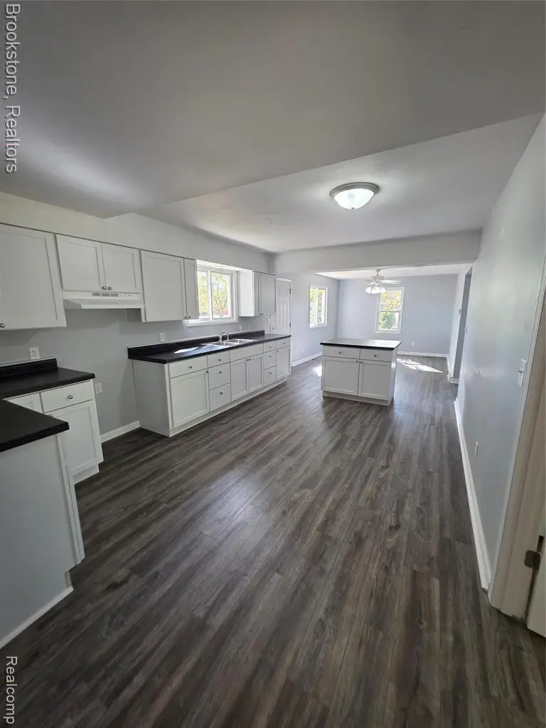 7385 N Lewis, Mount Morris, MI  - Image #2