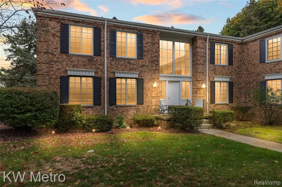 635 E Fox Hills #41, Bloomfield Hills, MI  - Image #2