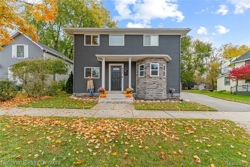 222 N Davison, Davison, MI  - #1