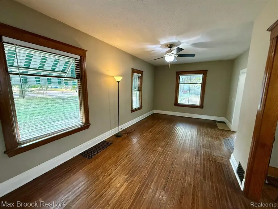 621 Pierson, Flint, MI 48503 - #3