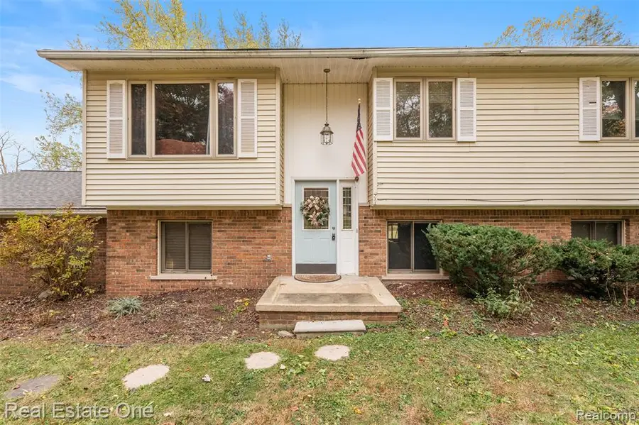 5122 Elizabeth, Almont, MI  - Image #2