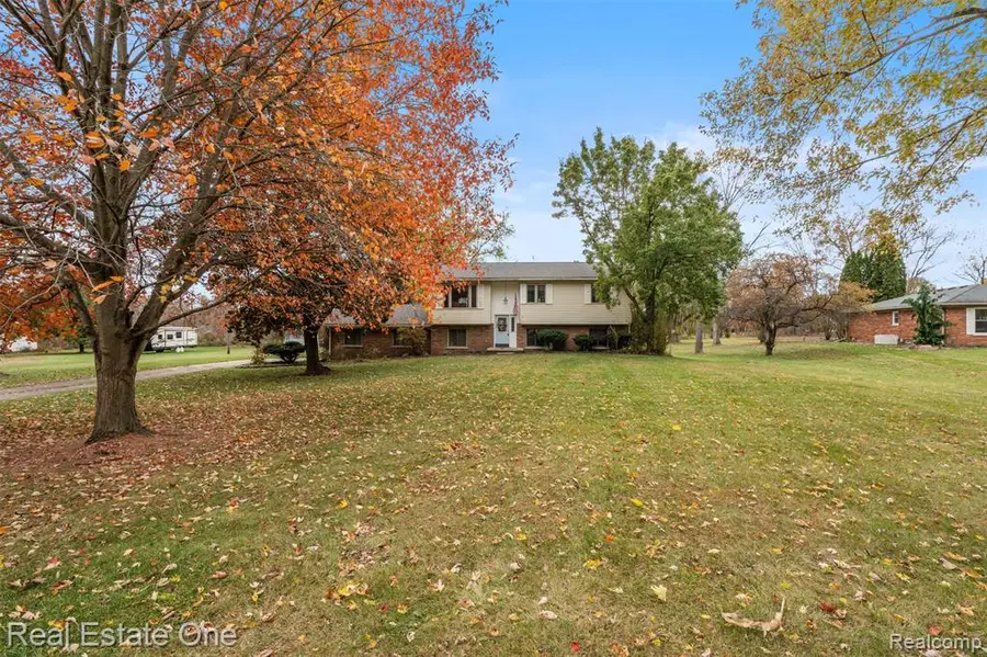 5122 Elizabeth, Almont, MI  - Image #3