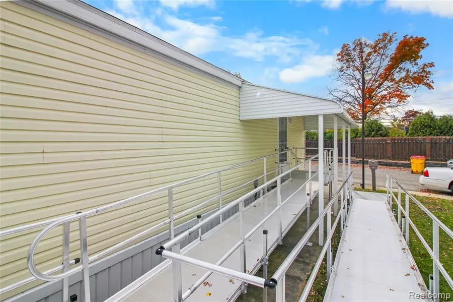 197 Jay, Dearborn Heights, MI 48127 - Image #2