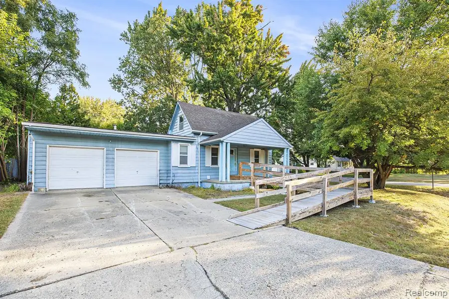 8123 Janis, Shelby Charter Township, MI  - Image #2