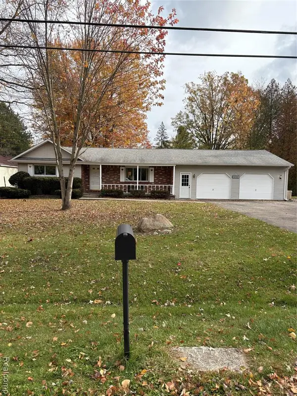 2233 Amy, Burton, MI 