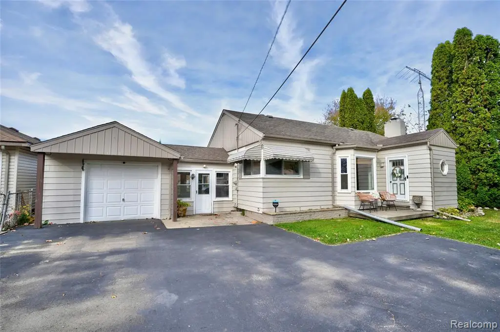 3413 Blue Lake, Flint, MI  - Image #1