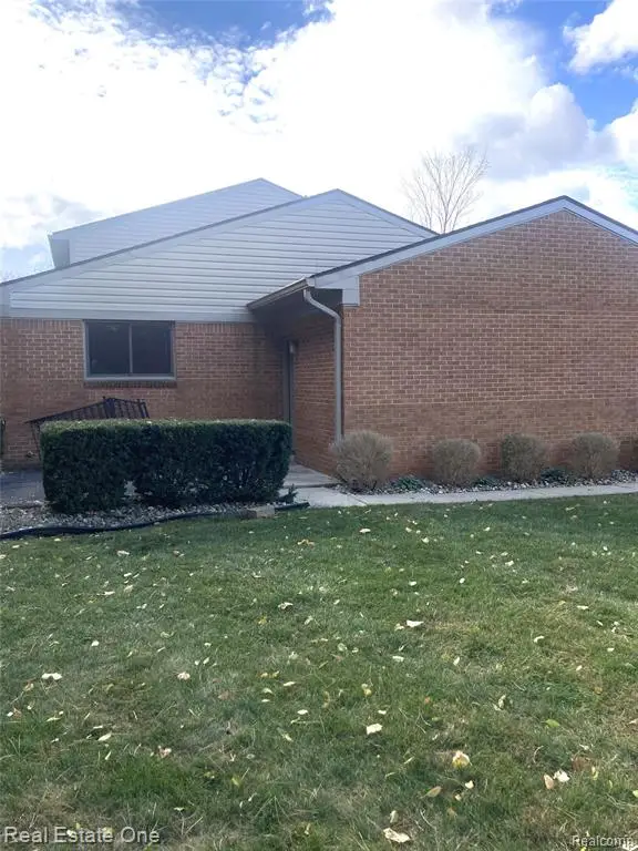 3700 Old Creek #124, Troy, MI  - Image #3