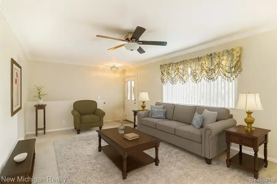 11835 Lewlund, Sterling Heights, MI  - Image #3