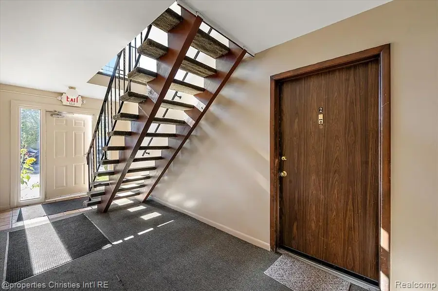 7040 Villa #2, Waterford, MI  - Image #3