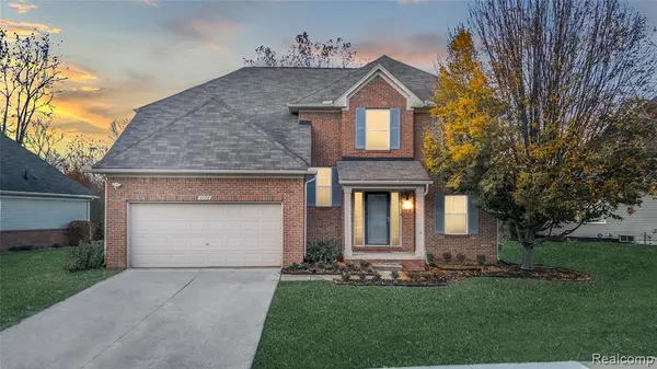 2178 Lagoon, Rochester Hills, MI 