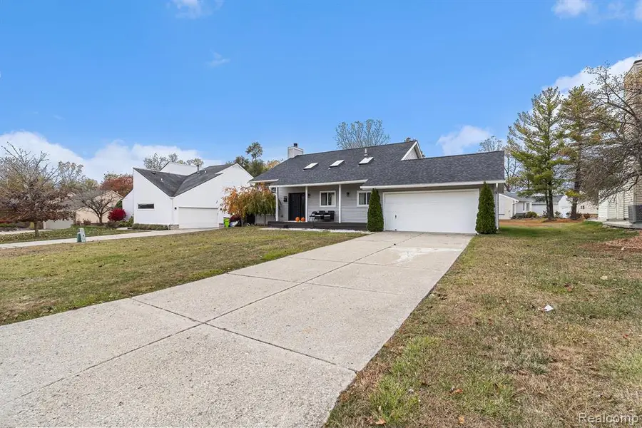 7408 Westbury, West Bloomfield, MI 48322 - #3