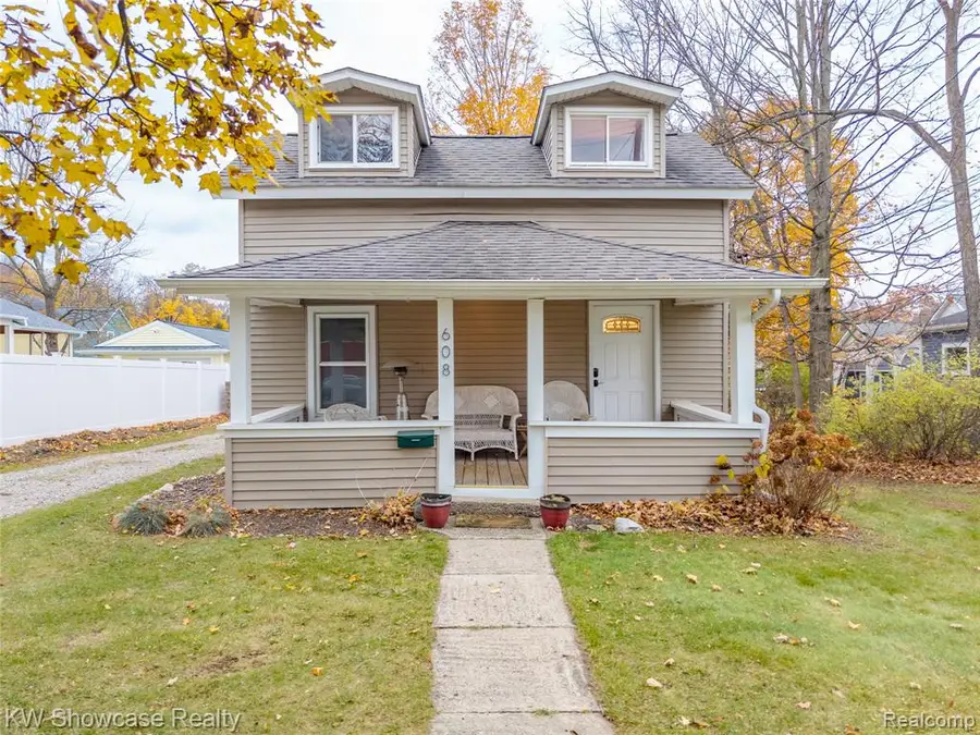 608 S Adelaide, Fenton, MI  - Image #3