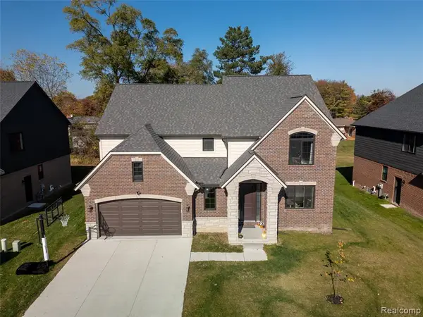 5092 Westminster, Troy, MI 