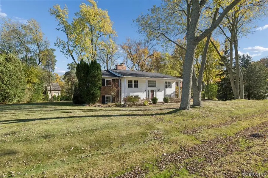 2755 Hunters Hill, Bloomfield Hills, MI  - Image #3
