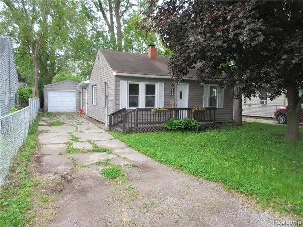 2220 E Bergin, Burton, MI 