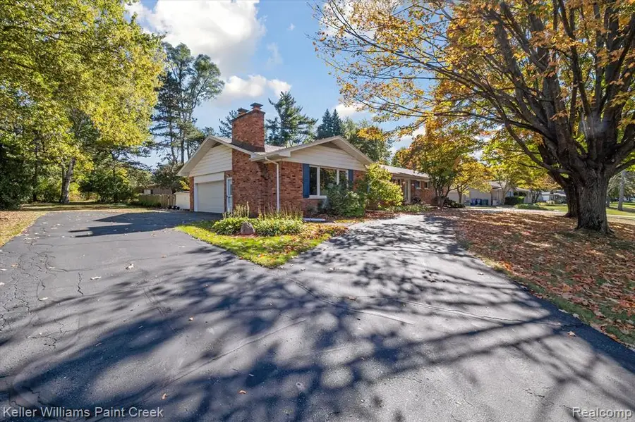 952 Dursley, Bloomfield Hills, MI  - Image #2