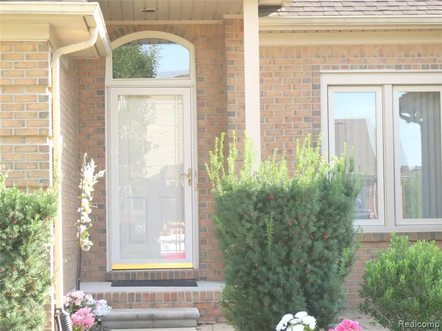 21272 Clearview, Macomb, MI  - Image #2