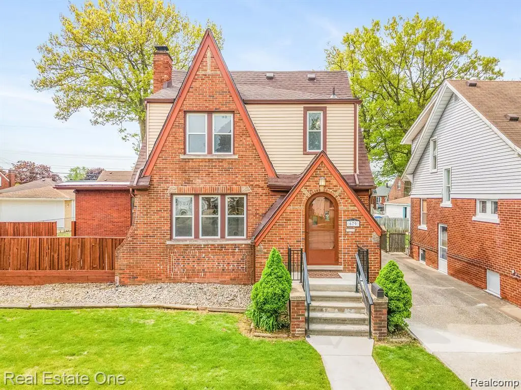 679 Emmons, Lincoln Park, MI  - #1