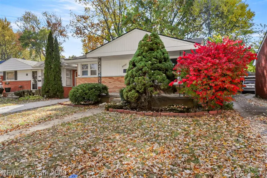 20602 Kenmore, Harper Woods, MI  - #2