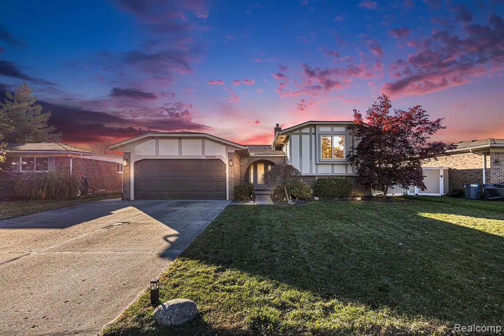 46009 Donahue, Macomb, MI  - #1