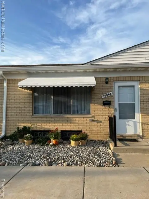 50046 Helfer, Wixom, MI 48393 - Image #2