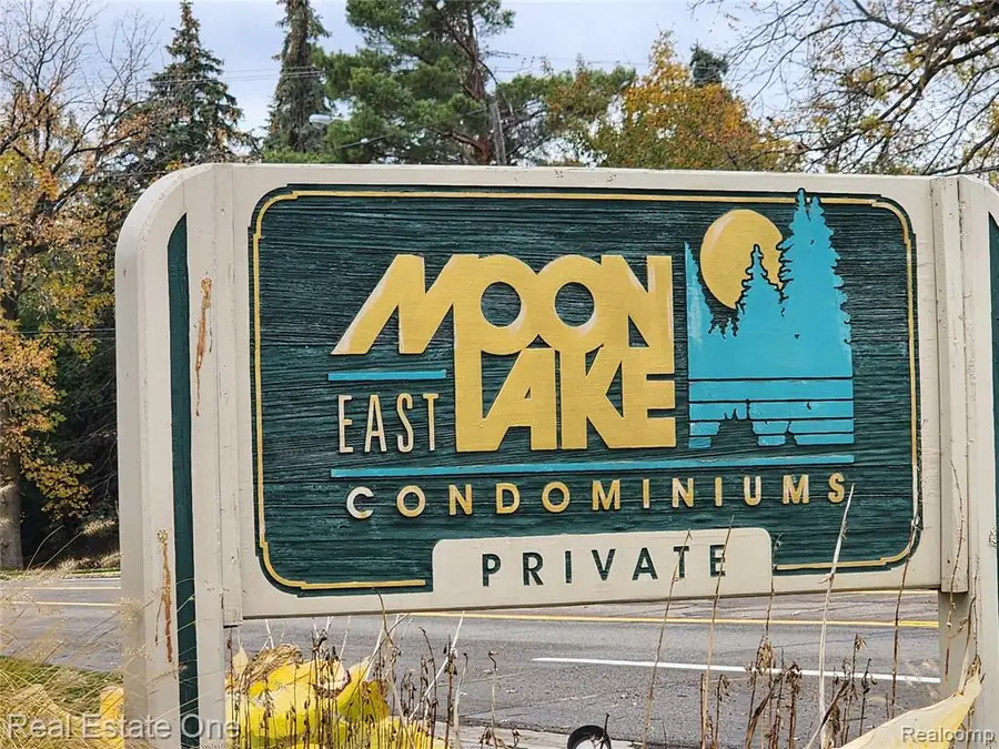 2943 Moon Lake #52, West Bloomfield, MI  - Image #3