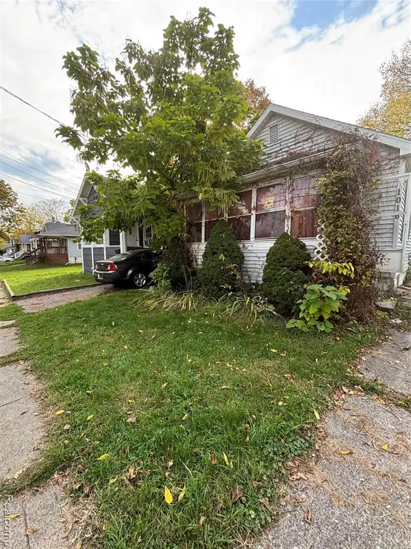 1016 May, Lansing, MI 