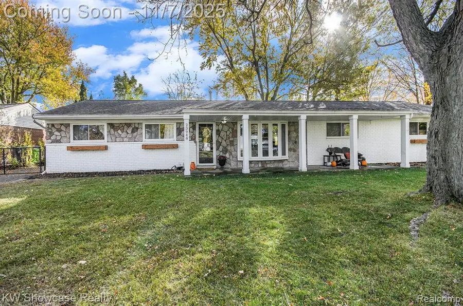 23948 Glen Ridge, Novi, MI  - Image #2