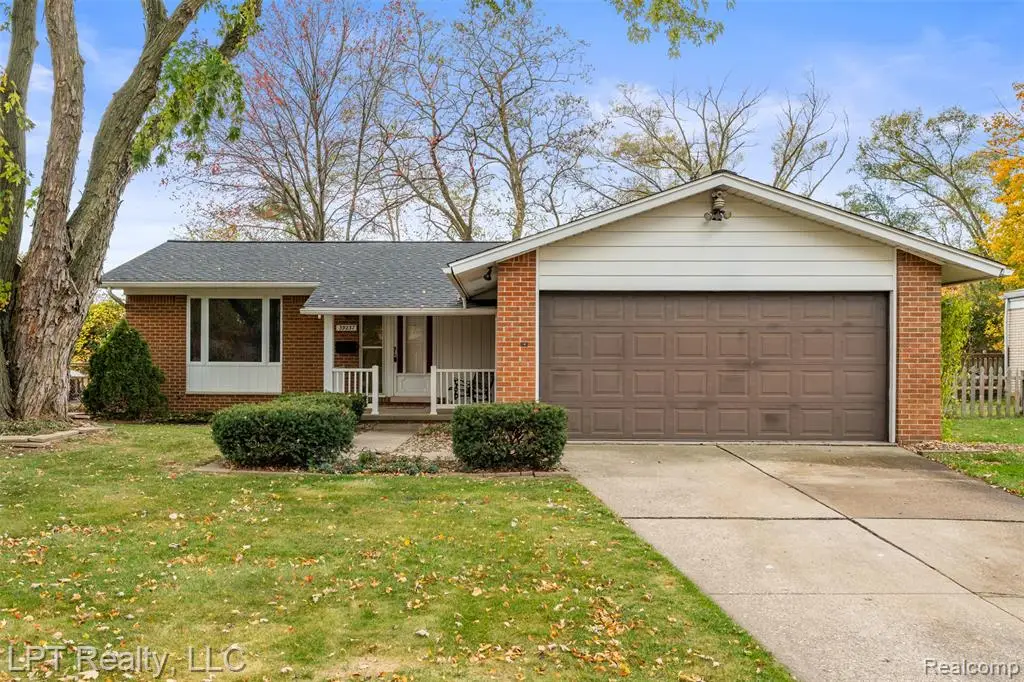 39237 Grennada, Livonia, MI  - #1