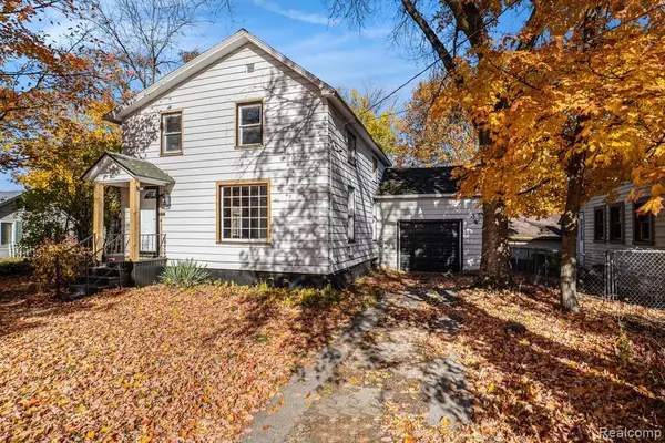 407 E Elizabeth, Fenton, MI 