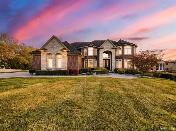 2953 Squire, Troy, MI 