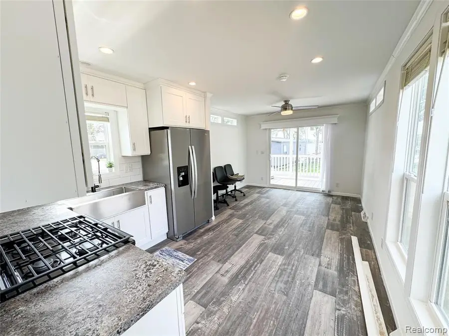 24 Sunset Lane, Fenton, MI 48430 - #2