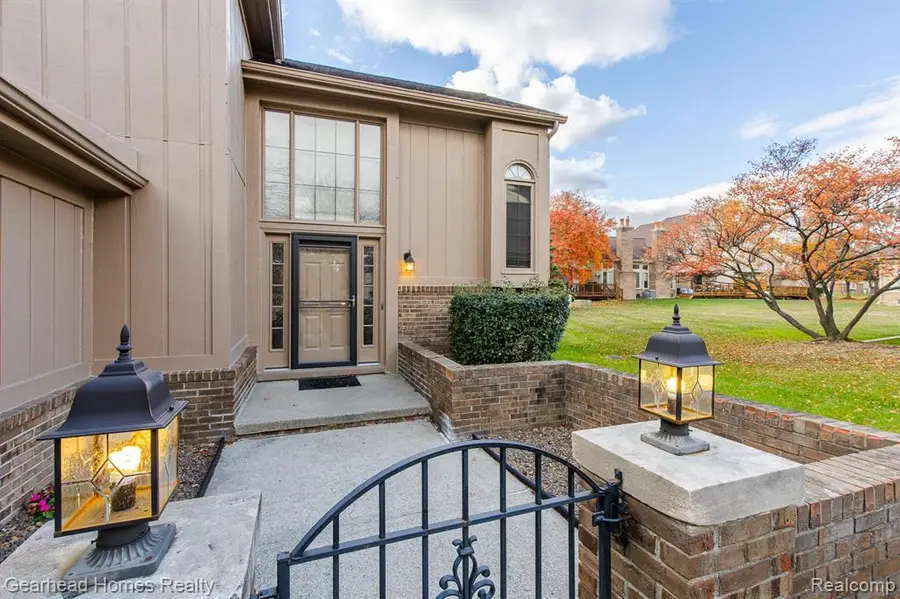 37660 N Laurel Park #66, Livonia, MI  - Image #3