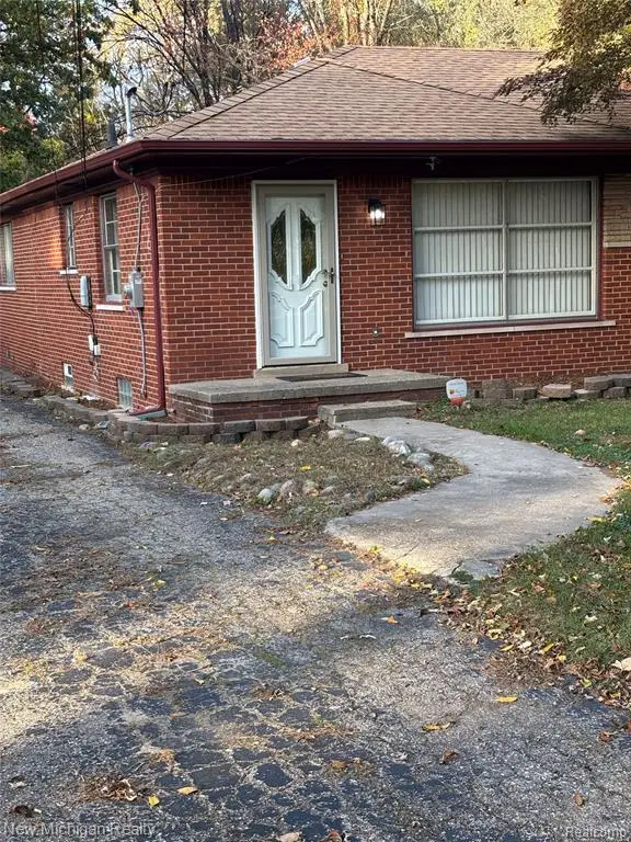 21550 Duns Scotus, Southfield, MI 