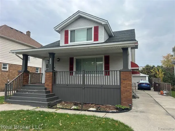 8054 Potomac, Center Line, MI 